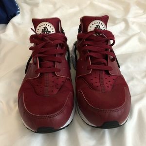 NIKE hurraches size 13